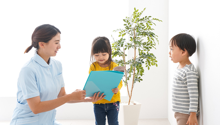 お子さま連れの方も快適に治療を受けられる環境 お子さまの様子を見ながら治療できるユニットを完備